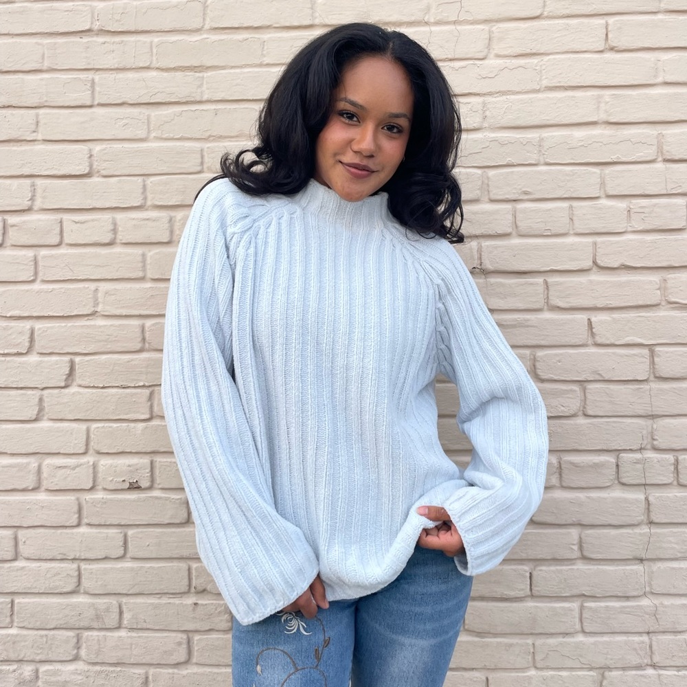 DKNY oversized baby blue sweater 🤍